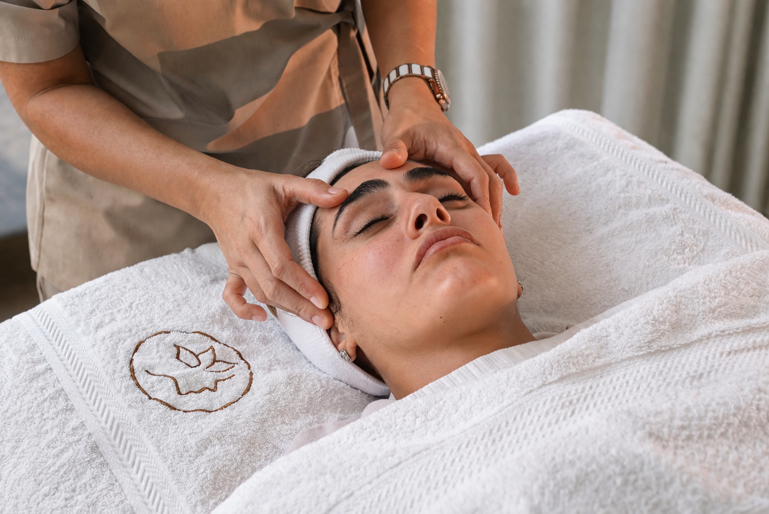 Massage in Dubai at Home: What Therapists Bring for a Professional Setup