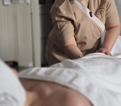 Empress massage therapist focussed on giving the best postnatal massage to client in dubai